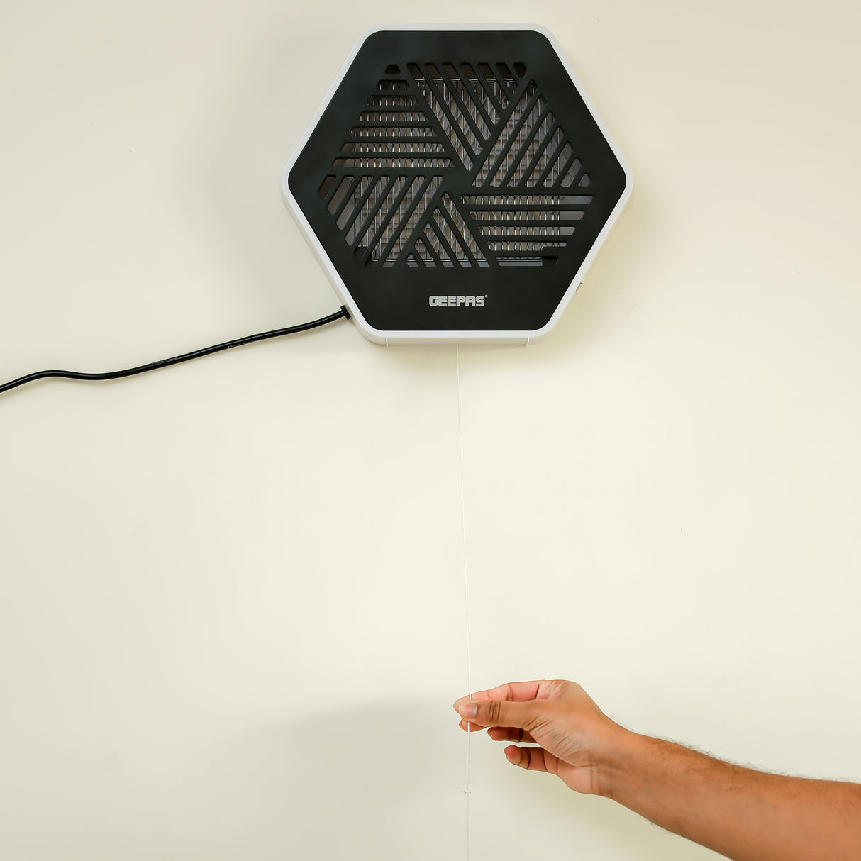 Geepas GBK1151 Electric Mosquito Killer | 2x4W UV Tubes | Wall Mount Design | Rope On/Off Switch | Non-Toxic, Odor-Free | Low Power Consumption | 2 Years Warranty