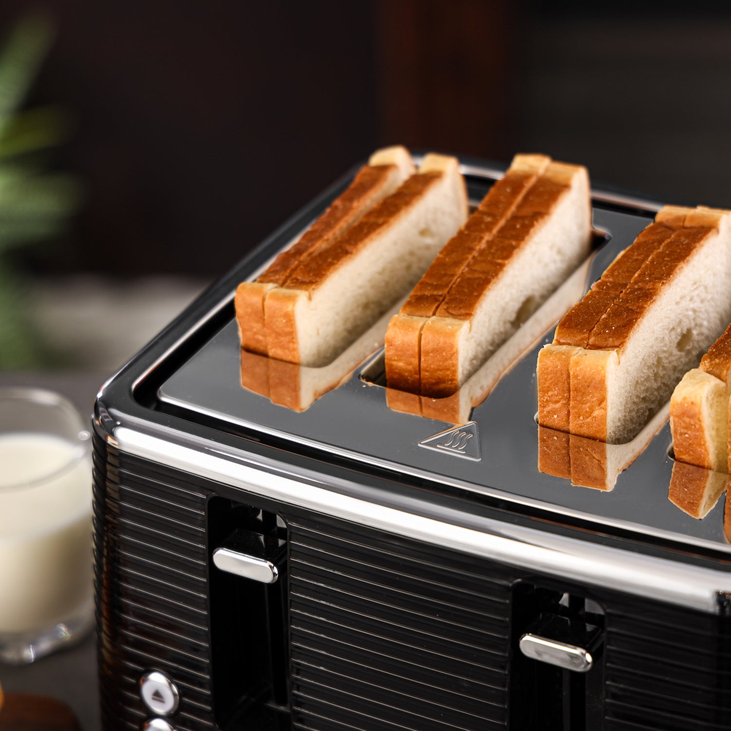 Geepas GBT36537 4-Slice Bread Toaster | 1350- 1600W Power  | Variable Browning Control | Dual Control Panels | Cancel, Defrost & Reheat Functions |  2 Years Warranty