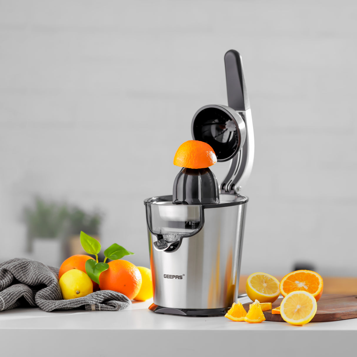 Geepas Stainless Steel Citrus Juicer- GCJ46018| Juicer for Orange Juice, Lemon, and so on| Deluxe Stainless Steel Body with Aluminum Die-Casting Handle, Metallic Silver