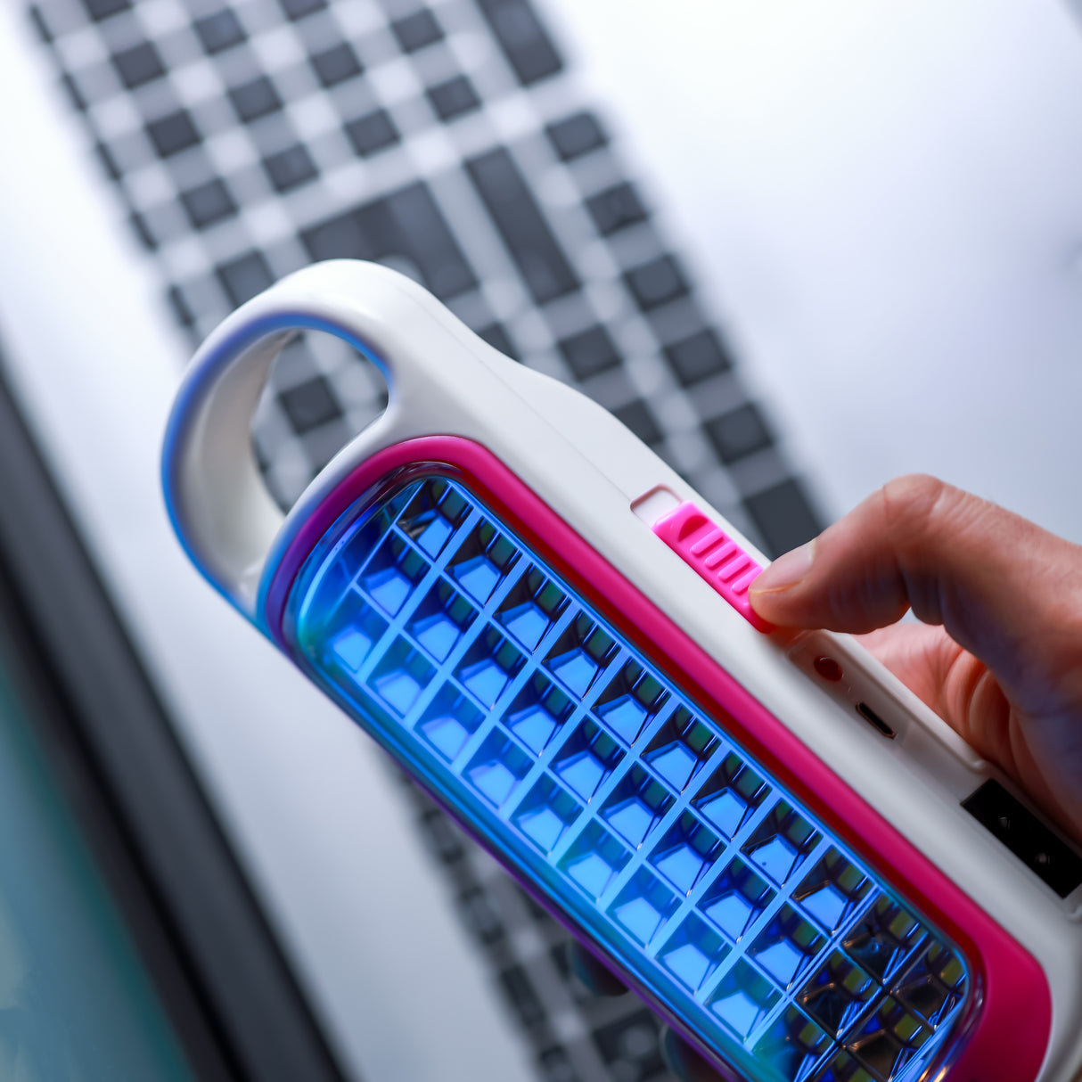 Geepas LED Emergency Lantern with Solar Panel- GE53034| Energy Efficient Design, 33 Pieces Hi-Power LEDs,5 Hours Working| Light-Weight |  Pink and White, 2 Years Warranty