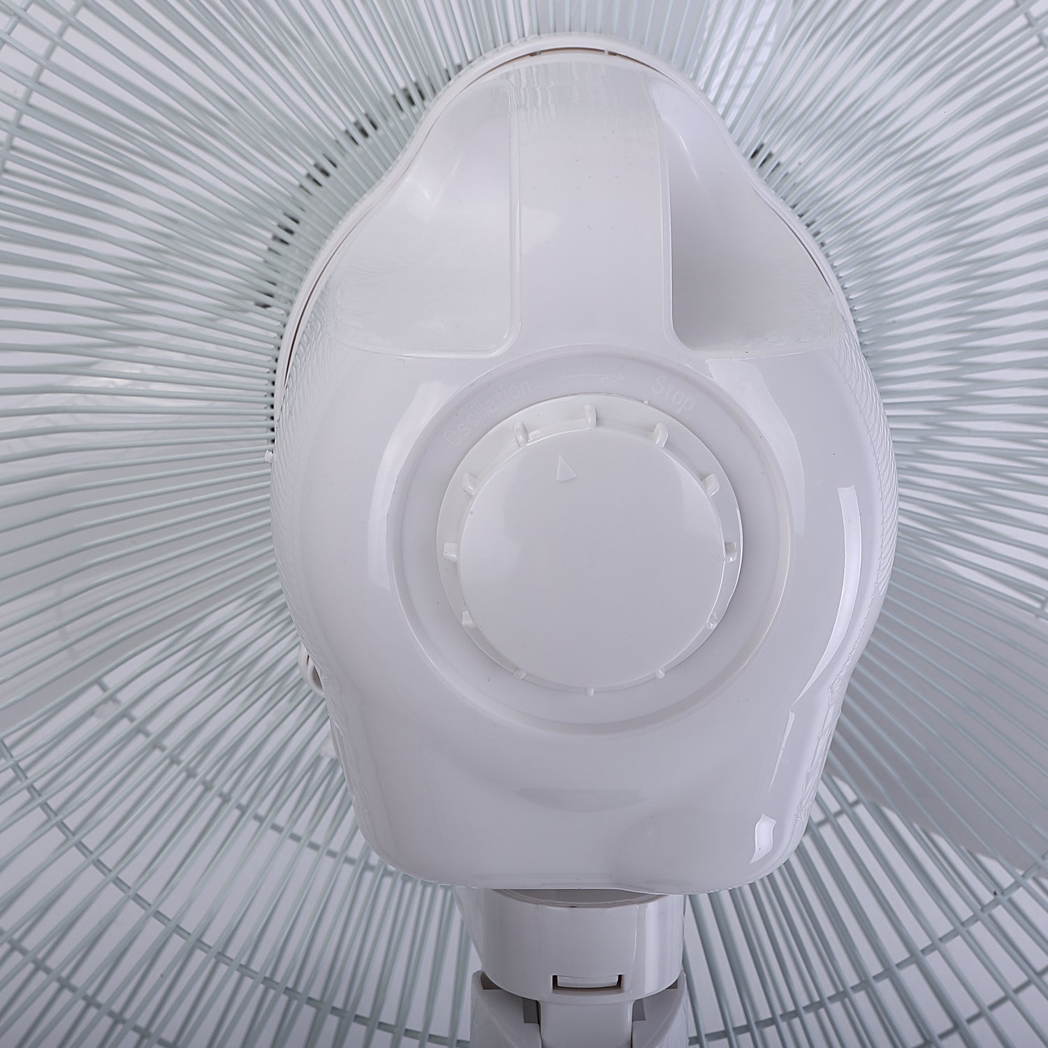 Geepas 18" Rechargeable Fan GF9385 | 2-Speed | LED Light | Oscillating