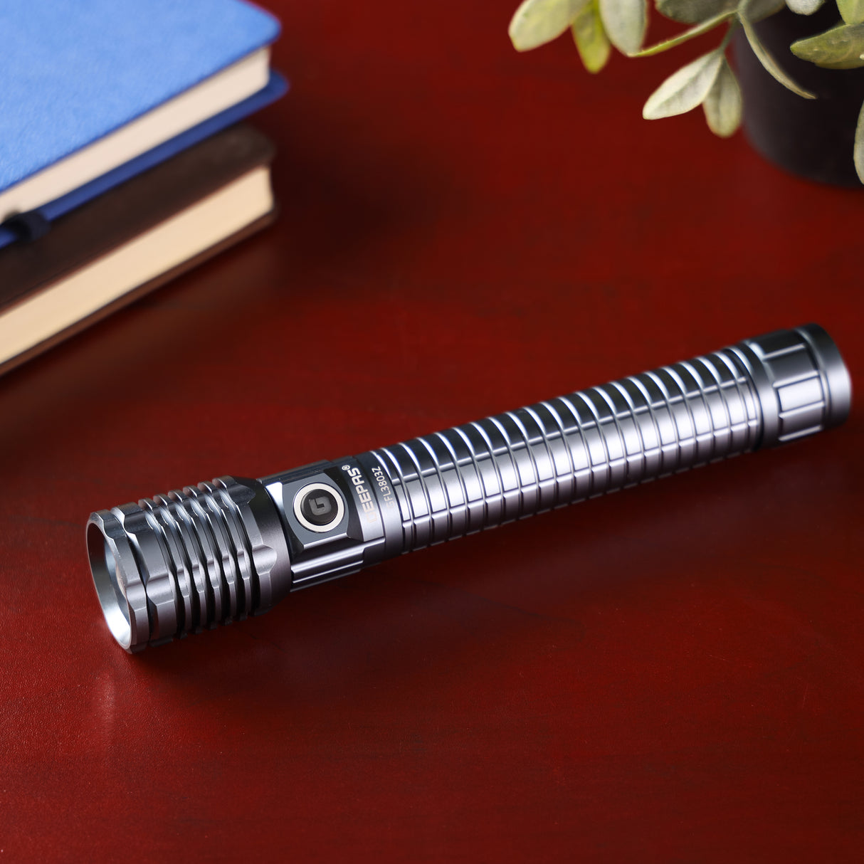 Geepas Zoomable LED Flashlight-GFL4669 5Pcs Combo/ 25W High Power 6000mAh Battery with Aircraft Aluminium Alloy Body/ 10 Hours Working Time/Type-C Charging