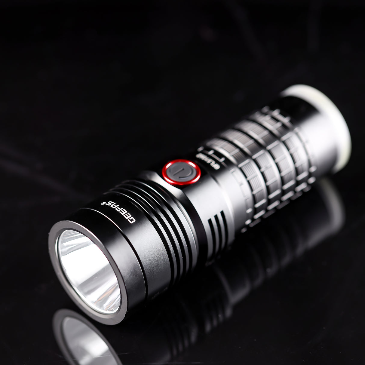 Geepas GFL51062 Rechargeable LED Flashlight with Power Bank – 25W, 3000LM, 6500-8000K, 24h Runtime, IPX6 Waterproof, Aluminum Body, Lithium Battery, Black