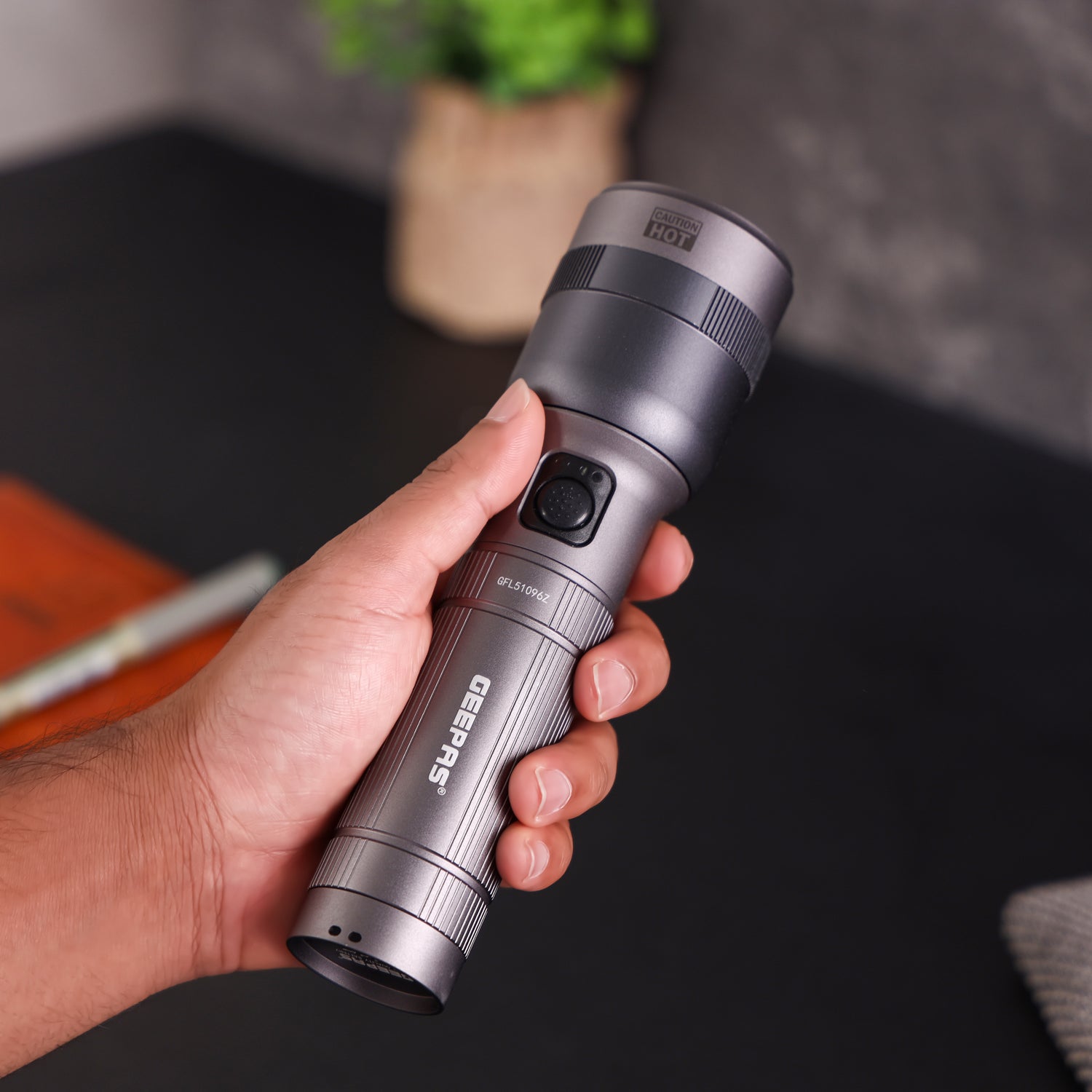 Geepas Zoomable LED Flashlight GFL51096Z| 30W, 2000 Lumens, 10H Continuous Use| Lithium Battery with Power Reminder & Indicator | Indoor & Outdoor Use | Lifetime Warranty