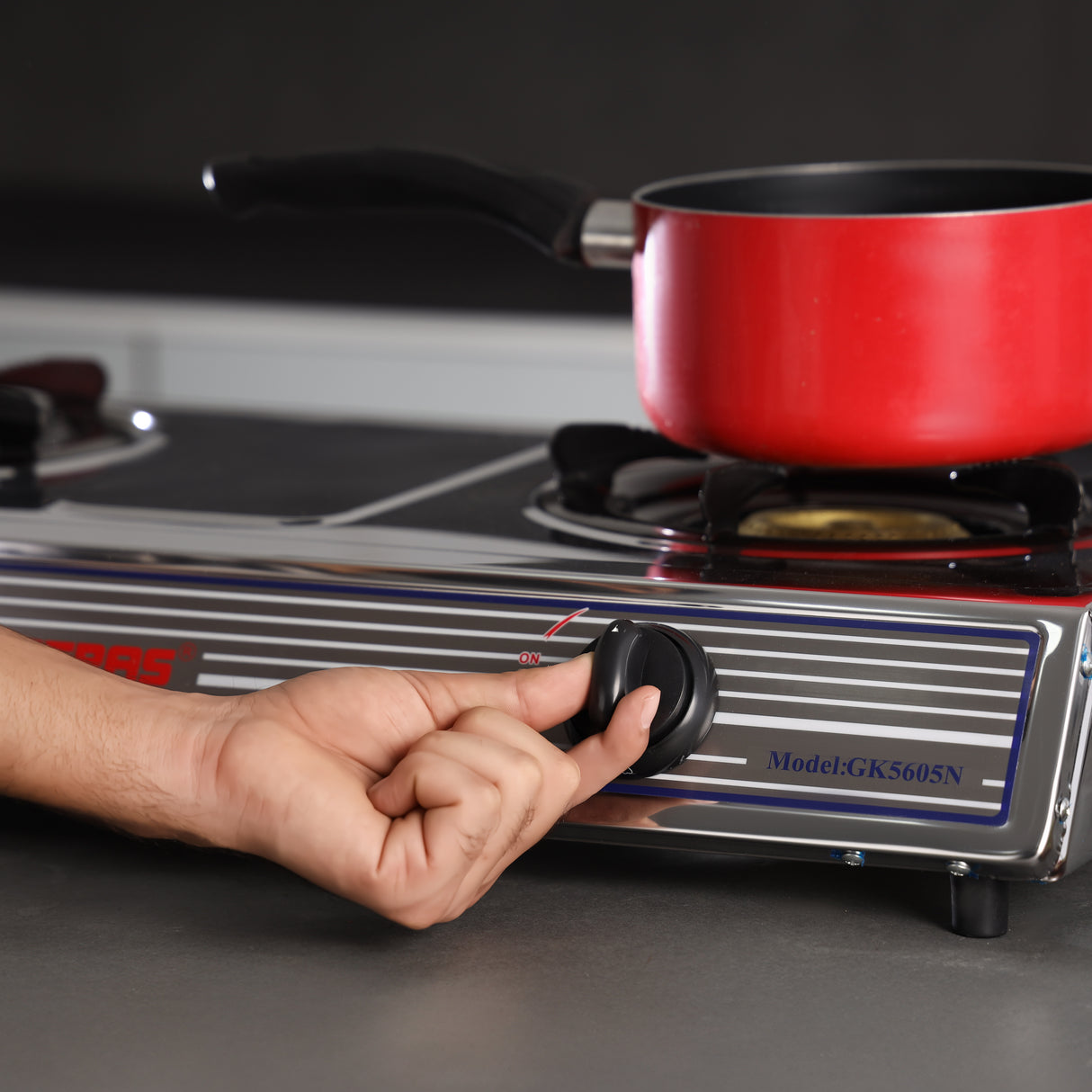 Geepas Stainless Steel Gas Cooker- GK5605/Double Cast Iron Burner Stovetop| Low Gas Consumption|Efficient Heating|Auto Ignition System| LPG Stove|Silver| 2 Years Warranty