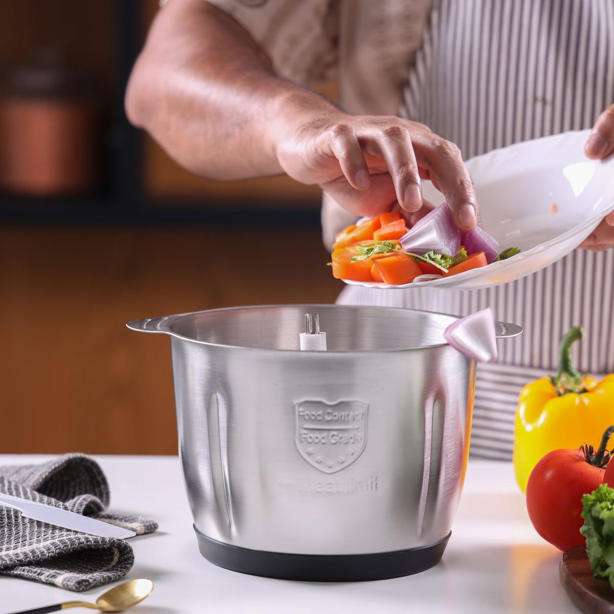 Geepas GMC42025 Multi Chopper | 500W| 3L Stainless Steel Bowl | 3-Speed Control| Stainless Steel Double Blades | Heavy Duty Food Processor with 2-Year Warranty