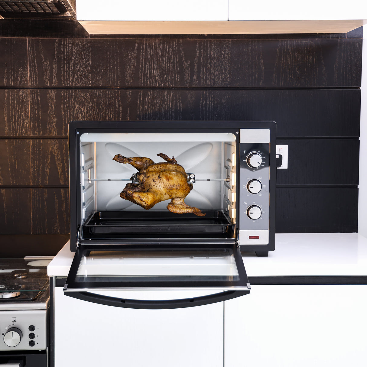 Geepas Electric Oven GO4459 | 60L Large Capacity | 2000W Powerful Performance with Rotisserie Function | Adjustable Temperature Control | Durable & Efficient Design