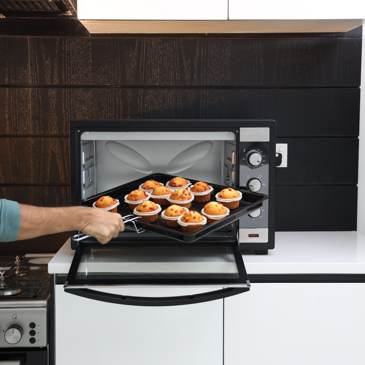 Geepas Electric Oven GO4459 | 60L Large Capacity | 2000W Powerful Performance with Rotisserie Function | Adjustable Temperature Control | Durable & Efficient Design