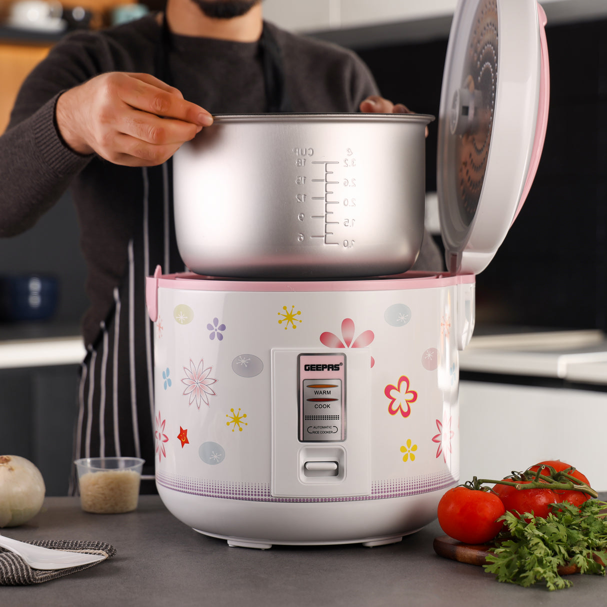 Geepas GRC35023 3.2L Automatic Rice Cooker | Cook, Steam & Keep Warm | Non-Stick Inner Pot | Detachable Cord | Includes Measuring Cup & Spoon | White | 2Y Warranty