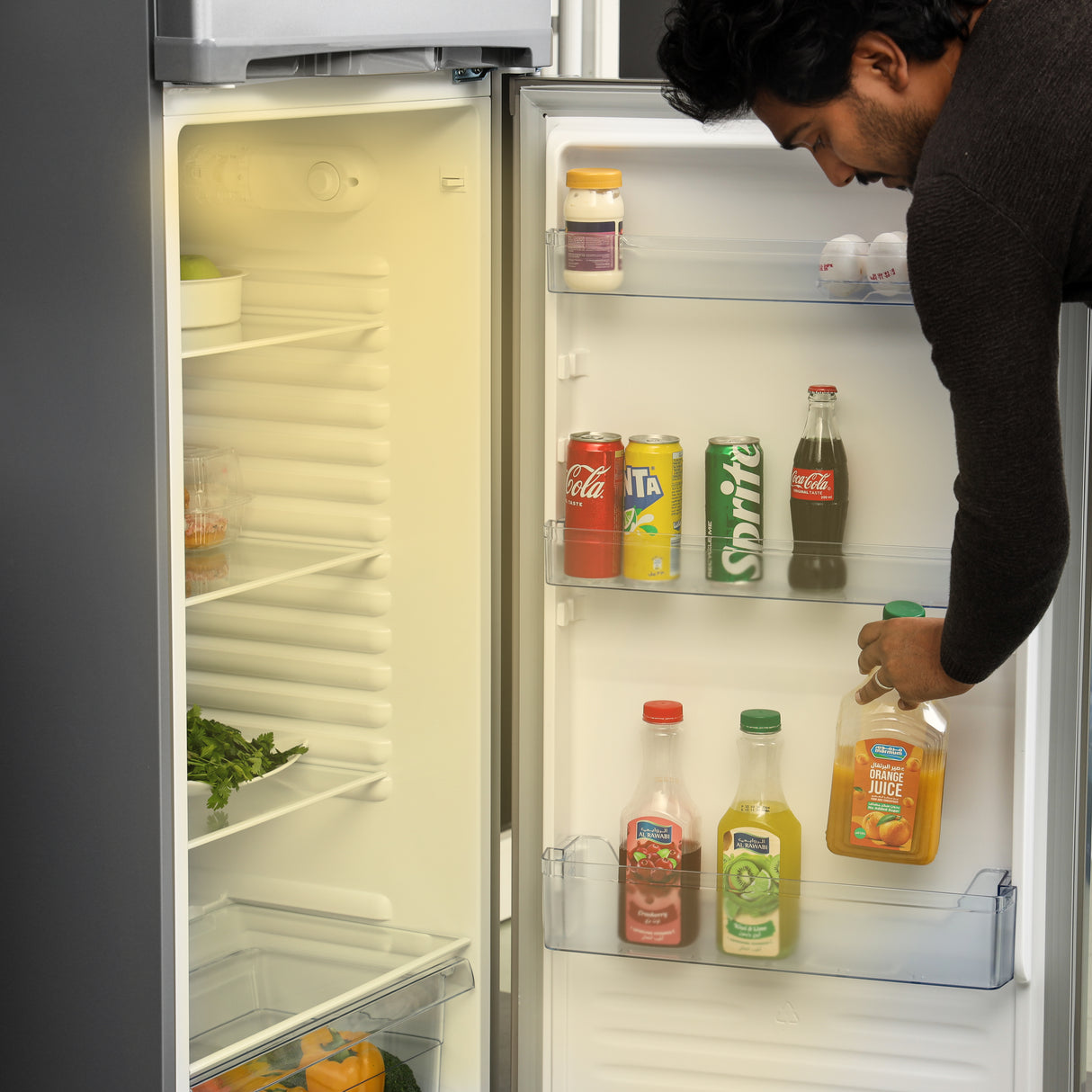 Geepas Defrost Double Door Refrigerator- GRF3500SXE/ Quick Cooling, Low Noise, Adjustable Thermostat/ Equipped with Glass Shelves, Big Crystal Drawer, Silver