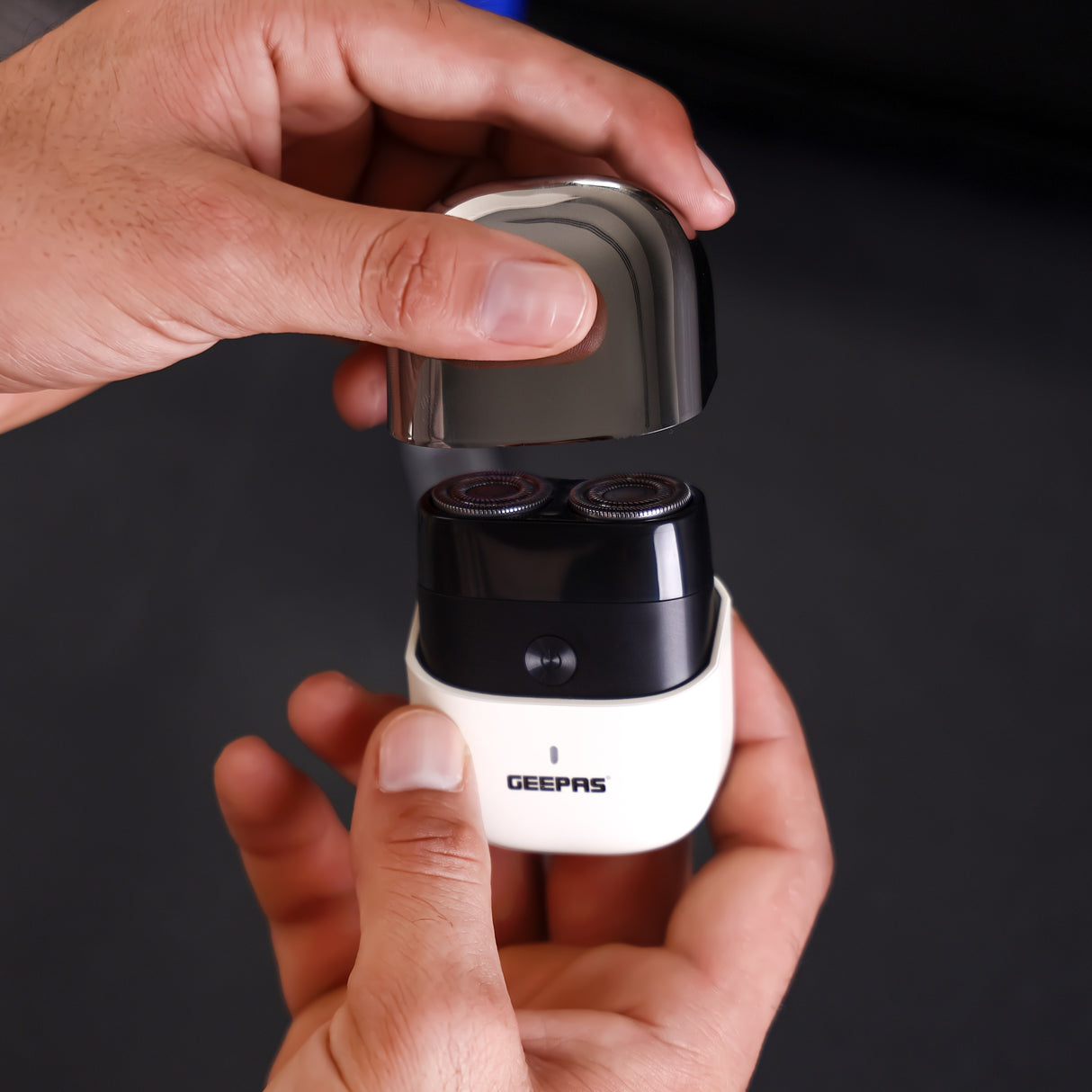 Geepas Pocket Shaver GSR57518UK | Waterproof IPX7 Design, Cord & Cordless Use, Compact Travel Size, 2 Floating Blade Heads, One-Press Operation | 2 Years Warranty