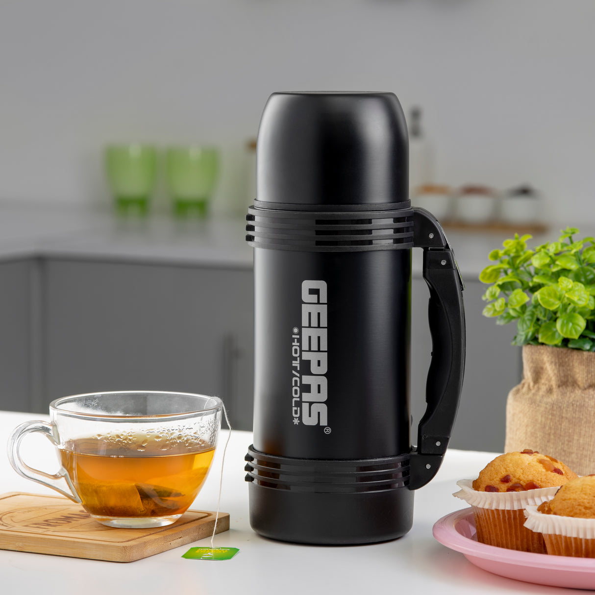 Geepas GSVF4114 Stainless Steel Vacuum Flask | 0.5L Capacity | 18/8 Stainless Steel with Copper Coating | Hot 18H/Cold 24H Retention  | BPA-Free | 2 Years Warranty