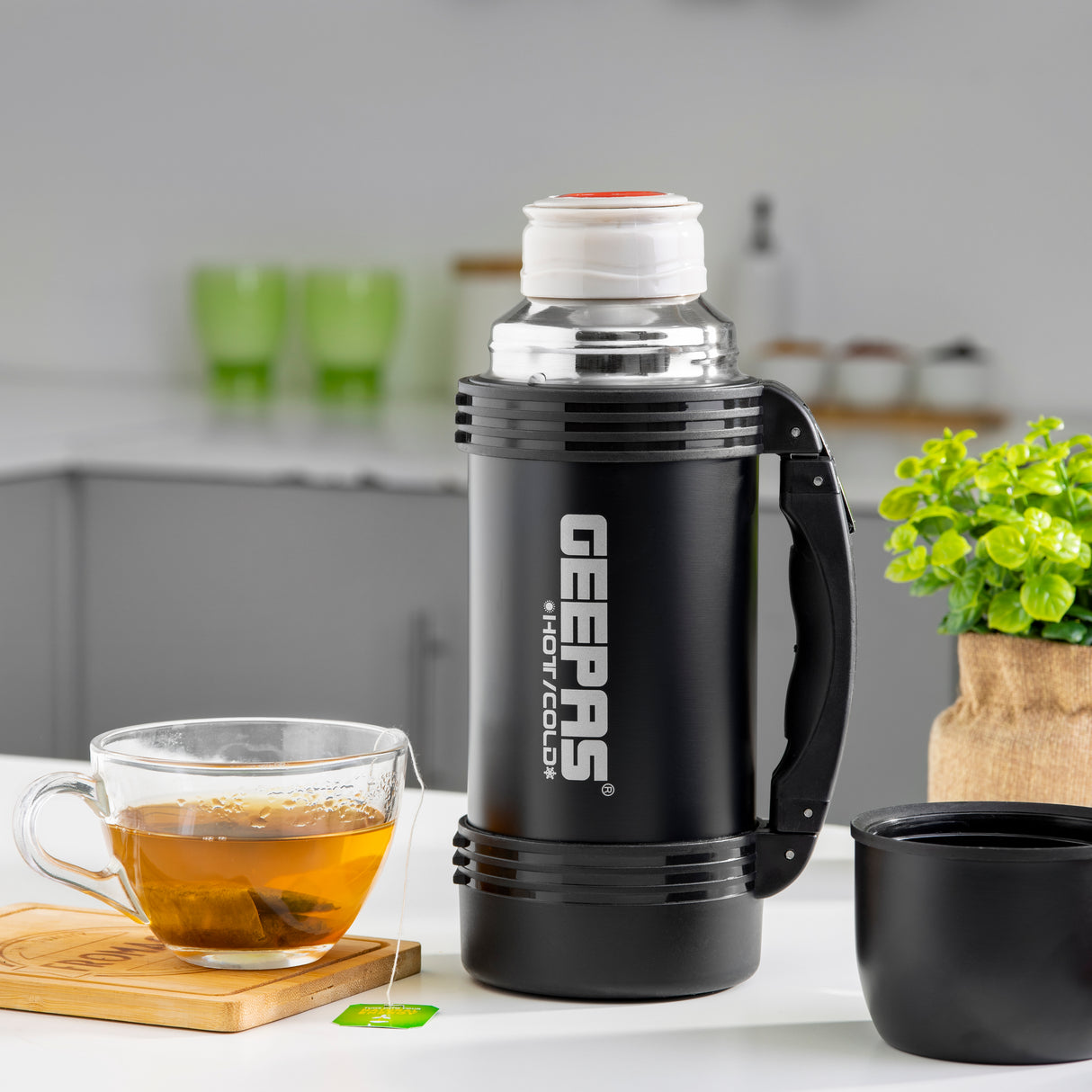 Geepas GSVF4114 Stainless Steel Vacuum Flask | 0.5L Capacity | 18/8 Stainless Steel with Copper Coating | Hot 18H/Cold 24H Retention  | BPA-Free | 2 Years Warranty