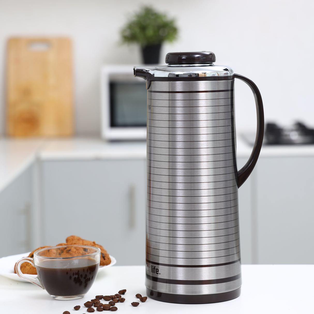 Geepas GVF5260 Vacuum Flask |  1.6 Litre Capacity| Mirror + Brown Finish | Plastic, Iron, Glass & Silica Gel Material | Hot & Cold Beverage Insulation | 2-Year Warranty