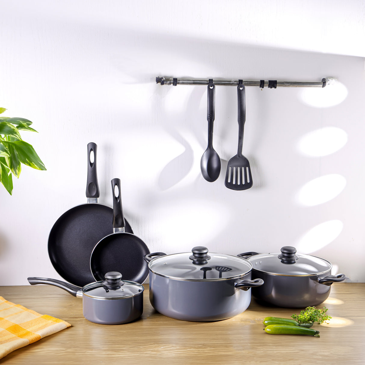 Royalford 10 Piece Non-Stick Cookware Set- RF11972| Press Aluminum Body with 3 Layer Coating | CD Base, Bakelite Handles and Tempered Glass Lid, Gray
