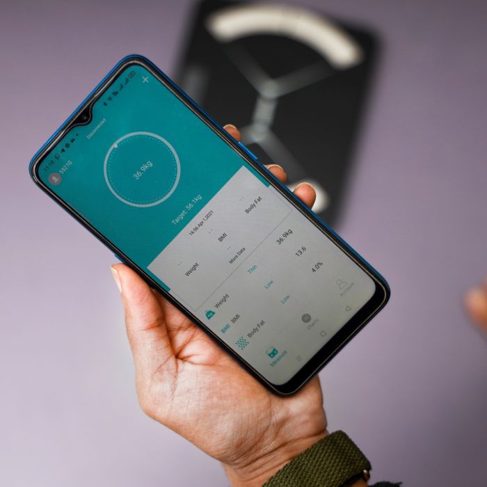 Geepas Smart Body Fat Scale - Portable Lightweight Bluetooth 5.0 with Led Display | Low Power, Overload & Auto On/Off with 180 Kg Capacity | Ideal to Use for Home, Gym, Hospital & More