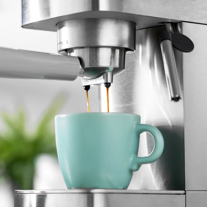 Geepas GCM1415SS Coffee Machine |20 Bar Pressure Pump| Professional Steam System| 1.5L Water Tank |Brew Espresso, Cappuccino, Latte, Mocha & More at Home|2 Years Warranty