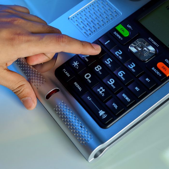 Geepas Executive Telephone with Caller ID- GTP28011| With 16-Digit LCD Display and White Backlight| Solid Built Quality and Classic Design| Hands Free Function and Auto Redial| Ideal for Home and Office| Black and Silver, 2 Years Warranty