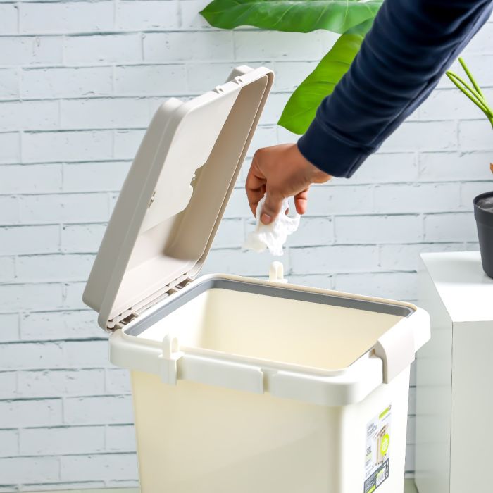 Royalford 30 Litre Plastic Trash Bin