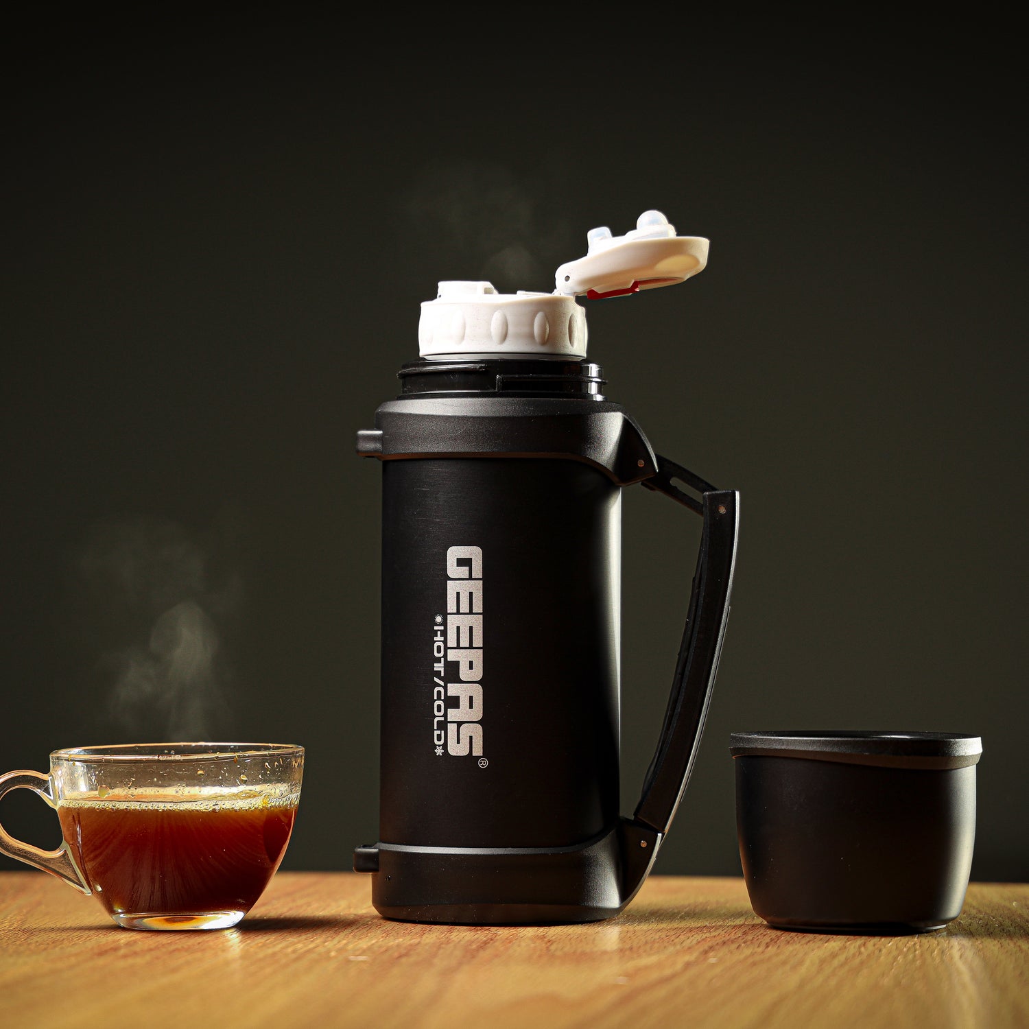 Geepas GSVF4116 Stainless Steel Vacuum Flask | 0.8 L Capacity| Double Wall Insulation Keeps Beverages Hot & Cold for 24 Hours |  Easy to Clean | 2 Years Warranty