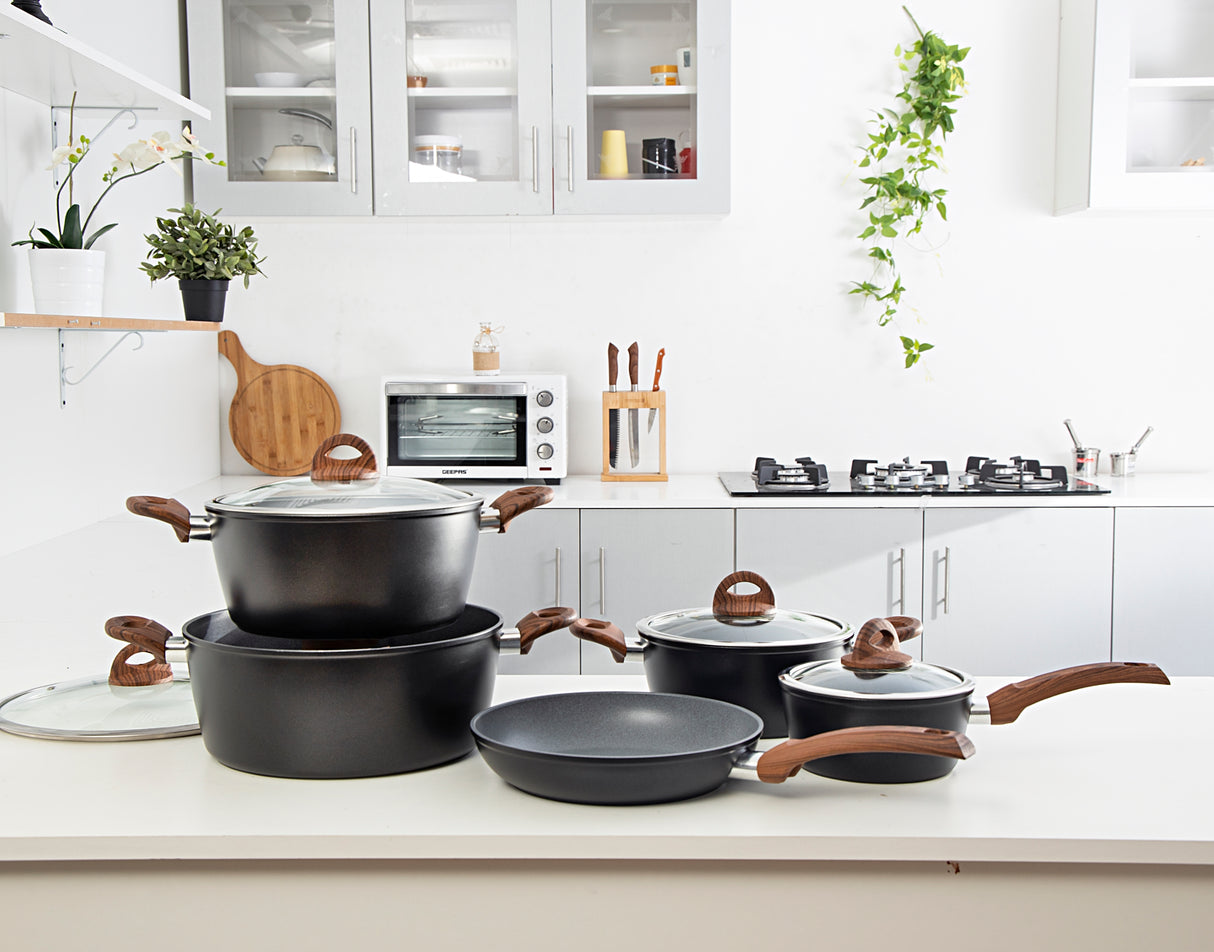Royalford RF8904 9Pcs Aluminium Casserole Cookware Set with Glass Lids - Induction safe Pots & Pans with Non-Stick Marble Coating - Stock Pots with Tempered Glass Lid & Strong Wooden Handles