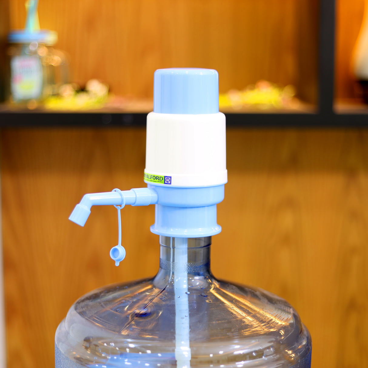 Royalford RF9964 Manual Water Pump with Transparent 2000ml Capacity | BPA-Free Food-Grade Bottle Pump | Innovative Vacuum Technology | Perfect For Easy Water Dispensing