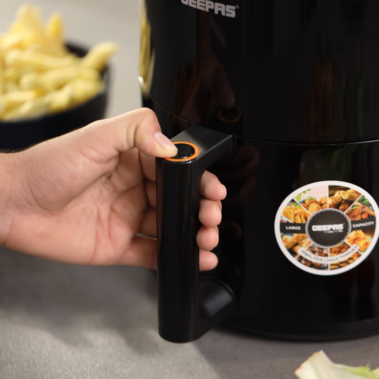 Geepas Digital Air Fryer- GAF37501T/ 4.0 Liter Capacity, Oil Free Cooking, 60 Min Timer, Temperature 80-200 Degree Celsius/ 8 Preset Programs, Black