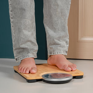 Geepas Electronic Personal Scale GBS46529 | 180kg Capacity | High Precision Gauge Sensor | Digital Display | Bamboo Top with ABS Case & AS Lens | 2-Year Warranty
