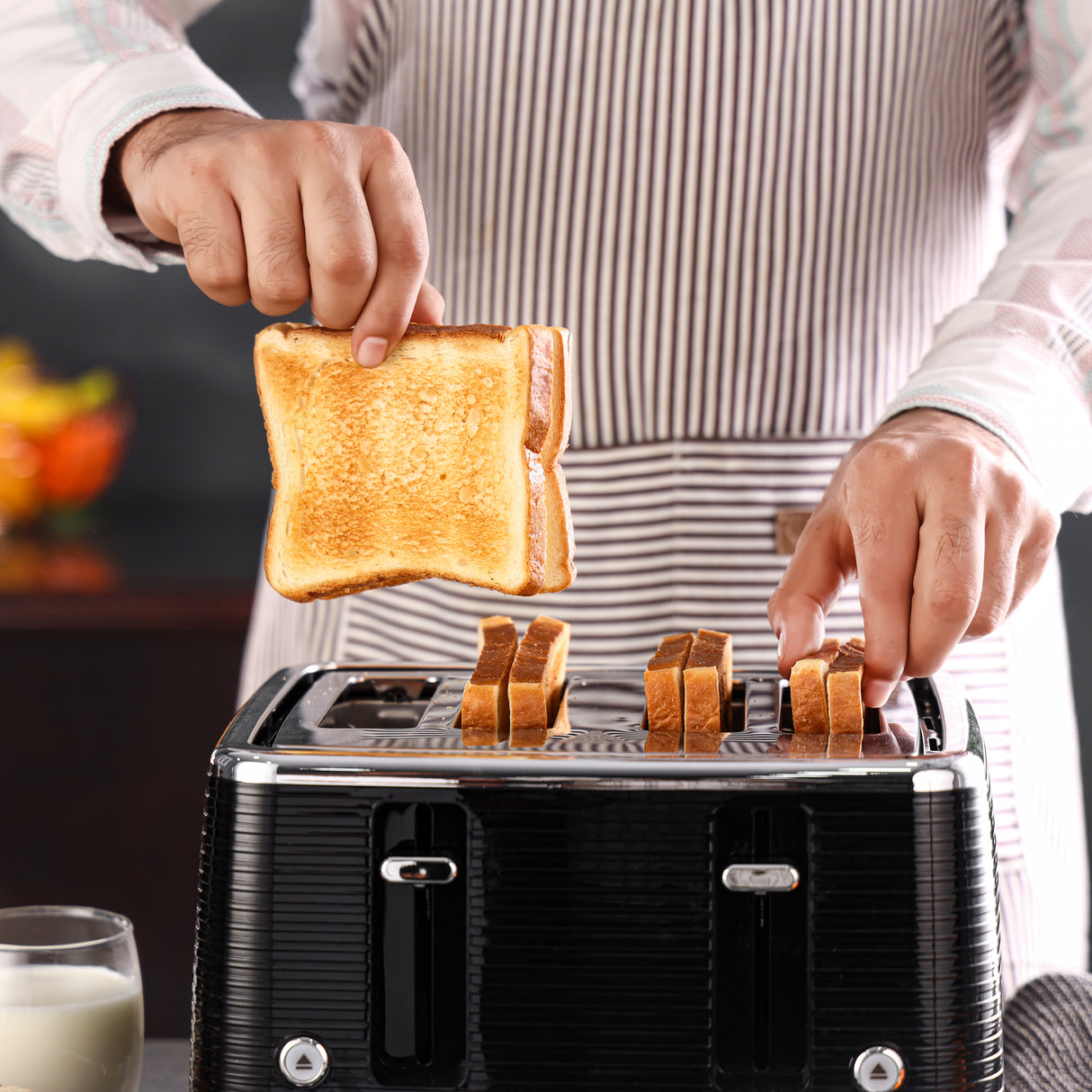 Geepas GBT36537 4-Slice Bread Toaster | 1350- 1600W Power  | Variable Browning Control | Dual Control Panels | Cancel, Defrost & Reheat Functions |  2 Years Warranty