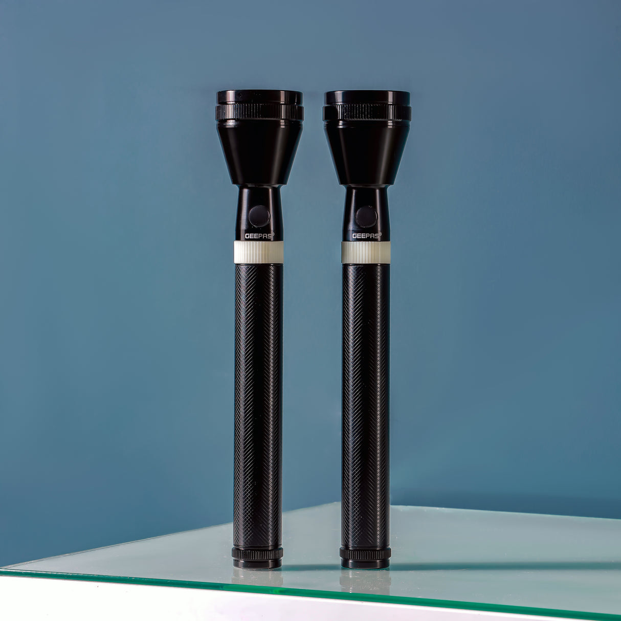 Geepas GEFL4141 Rechargeable LED Lantern & 3-in-1 Flashlight Combo| 30PCS SMD LED| CREE LED Torches|  Solar Input| Unbreakable PC Glass| 60 Hours Working|2 Years Warranty