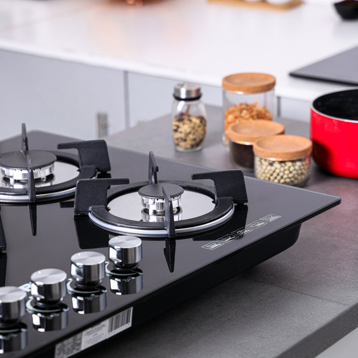 Geepas Glass Gas Hob-GGC31011 / 5 Burner Glass Stove, Cast Iron Pan Support, Auto Ignition, Metal Knob / comes with Stylish Design and High Efficiency