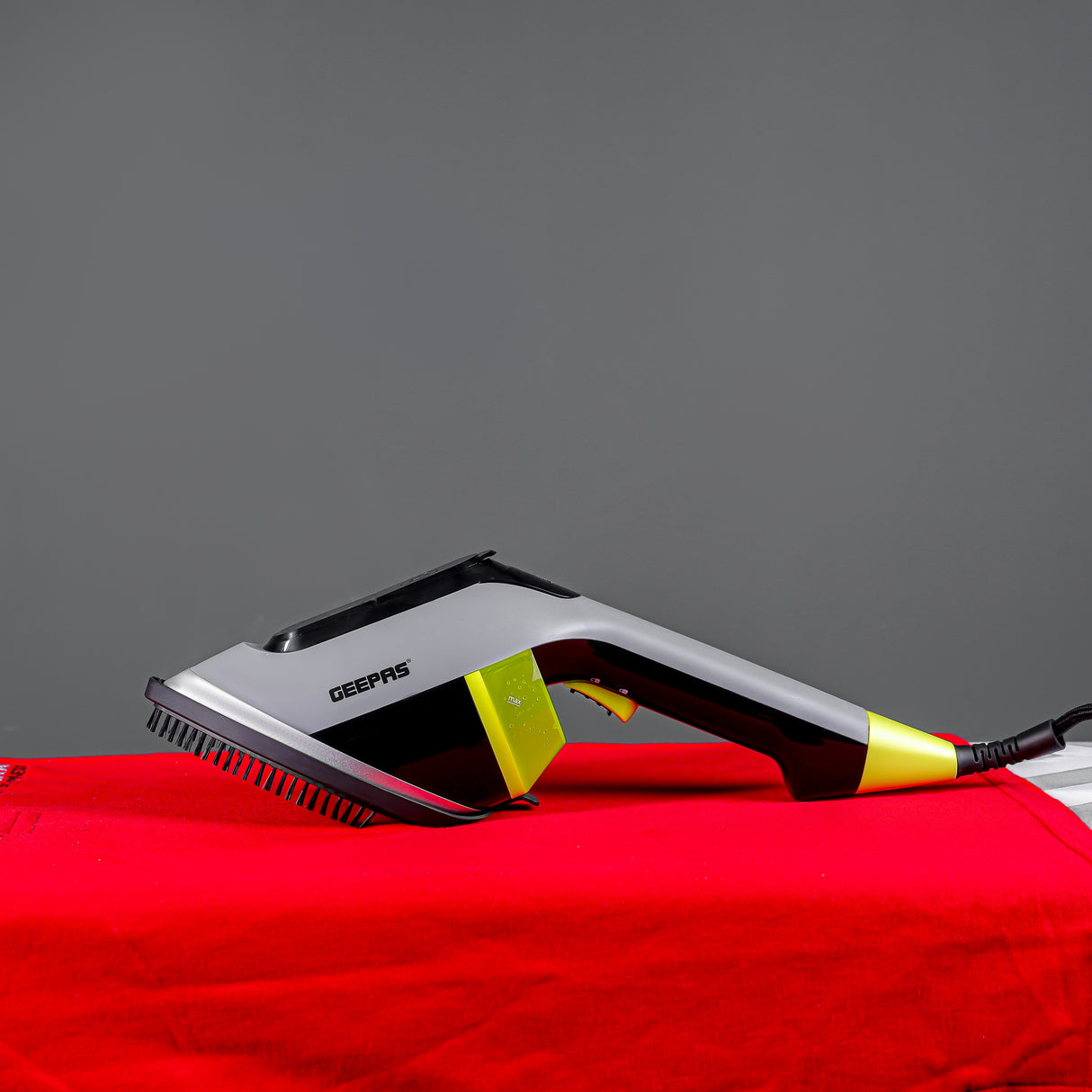 Geepas GGS25019 Handheld Garment Steamer | 1650–1950W | 170ml Water Tank | Ceramic Soleplate | 30g/min Steam | Travel-Friendly & Vertical Ironing | 2 Years Warranty