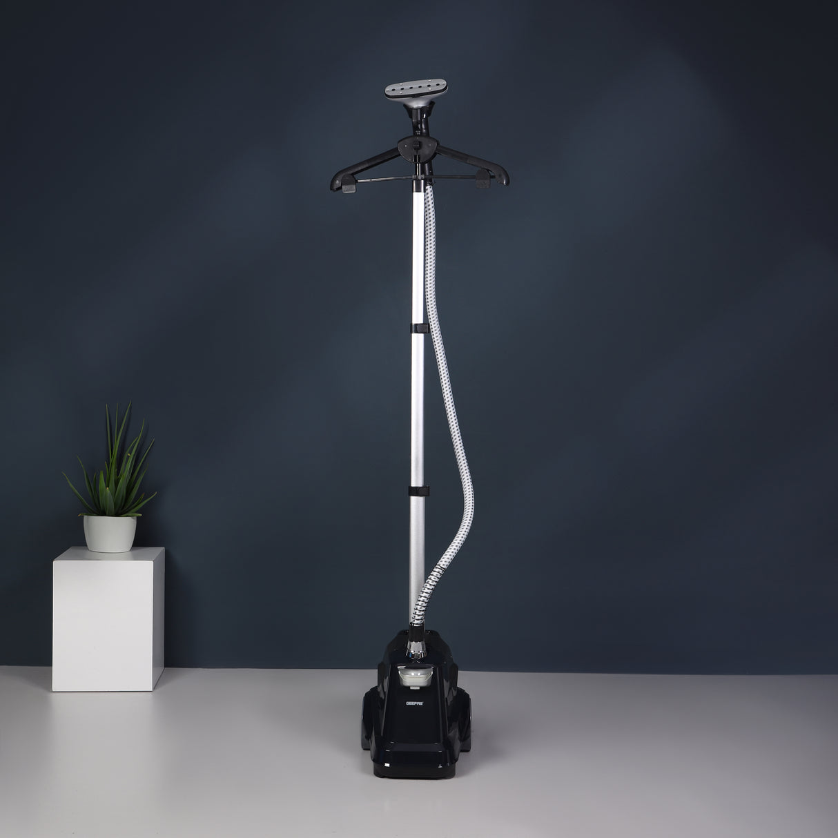 Geepas GGS9254 Pro Style Garment Steamer | 2200W Powerful Upright Steamer with 3L Water Tank | Fast Heat-Up | Continuous Steam | Adjustable Pole |  2 Years Warranty