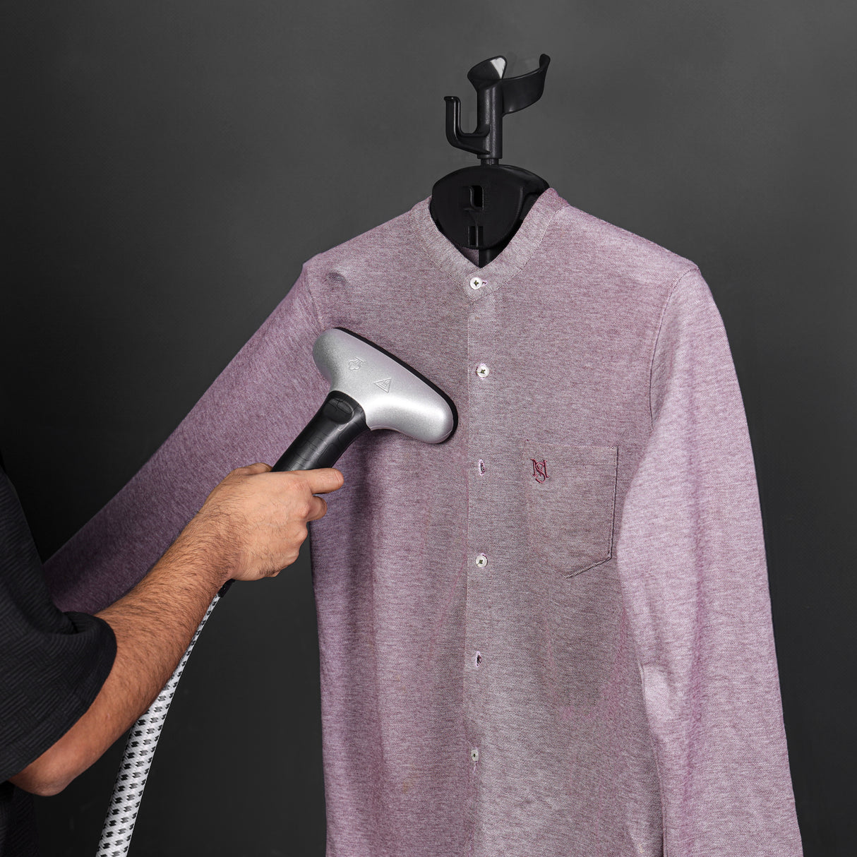 Geepas GGS9254 Pro Style Garment Steamer | 2200W Powerful Upright Steamer with 3L Water Tank | Fast Heat-Up | Continuous Steam | Adjustable Pole |  2 Years Warranty