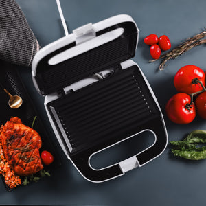 Geepas Sandwich Toaster | GGT686 | Non Stick Heating Plate | Thermostat Control with Indicator Light | Ideal for Sandwich, Omelet & More