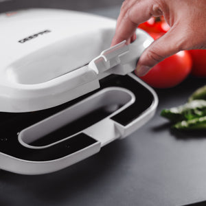 Geepas GGT686 Grill Maker | 750W Compact Electric Sandwich & Snack Maker with Non-Stick Cooking Plates| Power & Ready Indicator Lights| Easy to Clean| 2 Years Warranty