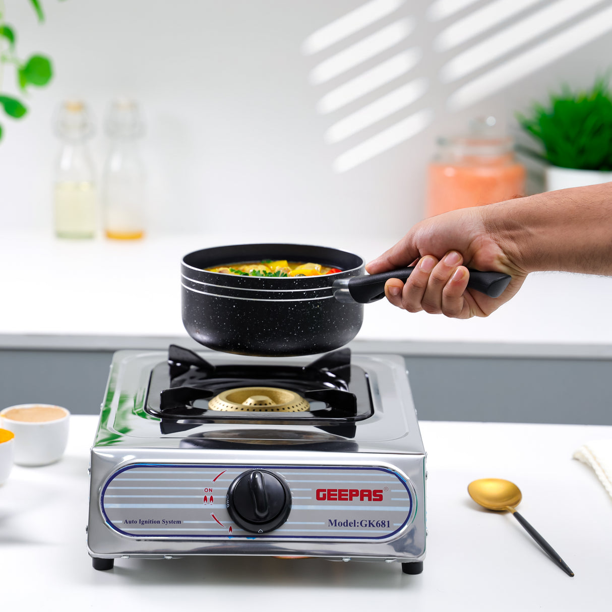 Geepas GK681 Stainless Steel Gas Cooker | Single Burner Stove with Large Twin Tube Burner | Auto Ignition System| Fuel Efficient Cast Iron Burner|  2 Years Warranty