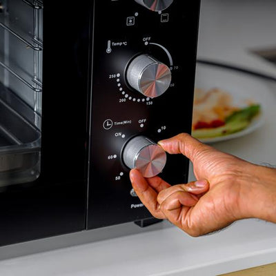 Geepas Multi-Function Oven G034055 |150L capacity| 2800W | rotisserie| convection| 7 cooking functions| 60-min timer| adjustable temperature control|2 Years Warranty