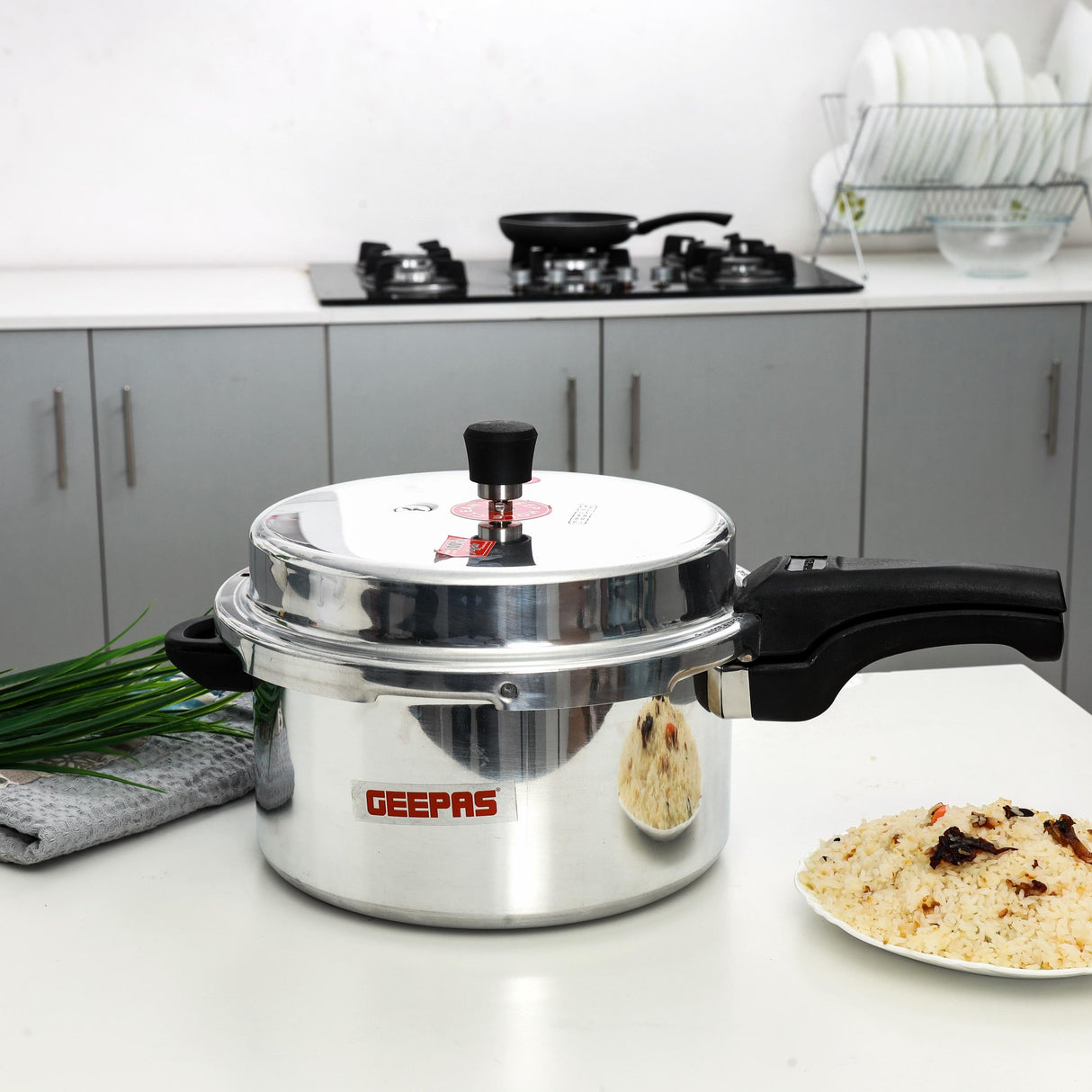 Geepas GPC327 7.5L Induction Base Pressure Cooker - Lightweight & Durable Cooker with Lid, Cool Handle & Safety Valves | 5 Years Warranty
