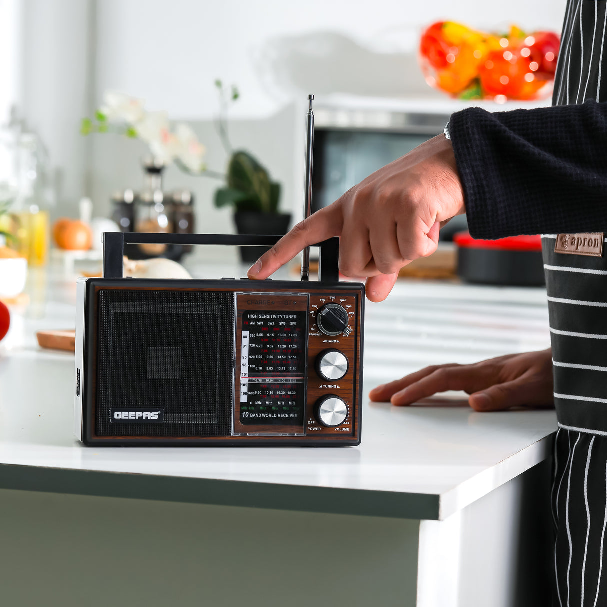 Geepas GR6842 Rechargeable Radio - BT/USB/SD /TF Music Player | Bluetooth Speaker | Lightweight Portable FM Radio | 10 Band Radio  | Stylish Retro Design