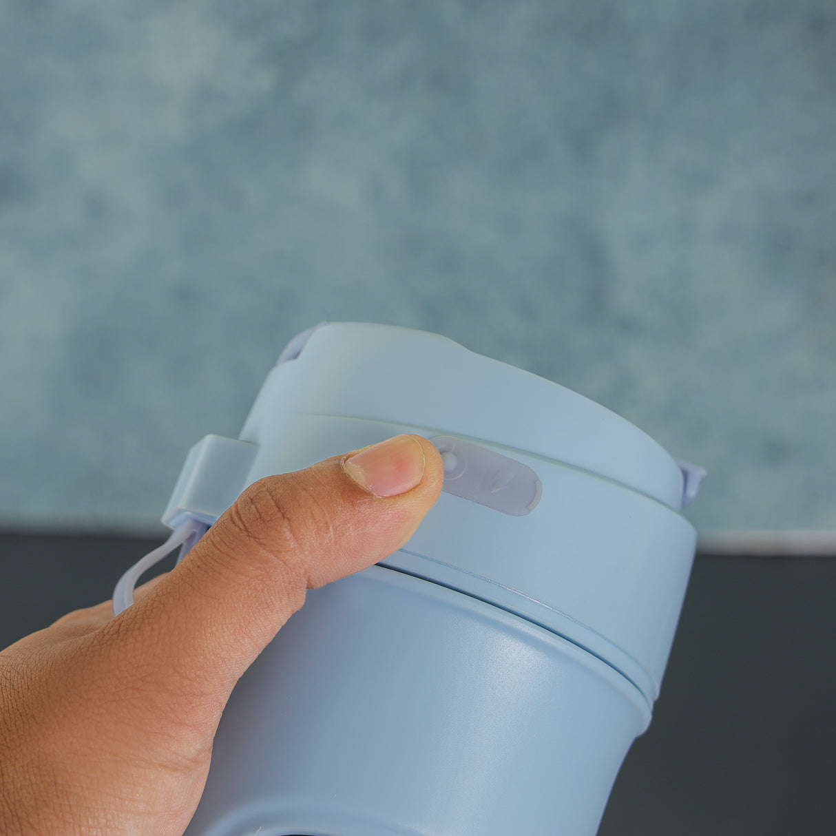Geepas GSB44073N Rechargeable Portable Blender | 500ml Capacity | 50W | 6 Sharp Stainless Steel Blades | Safety Lock Design | USB Rechargeable Battery | 2-Year Warranty