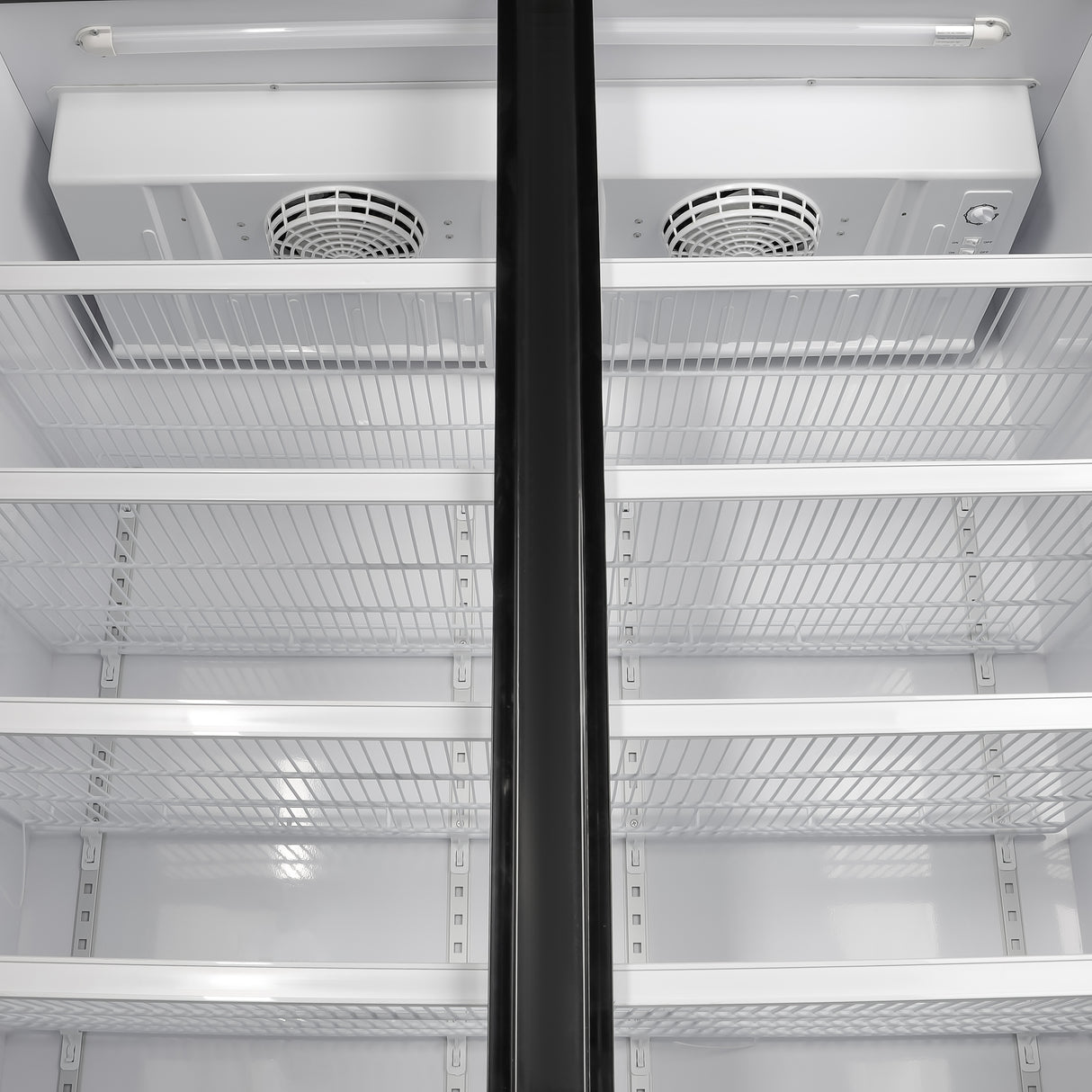 Geepas Upright Showcase Chiller GSC1222CN |1200L Large Capacity Display Fridge |LED Light |Adjustable Thermostat | No Frost Cooling System | Auto Closing Door |Lock & Key