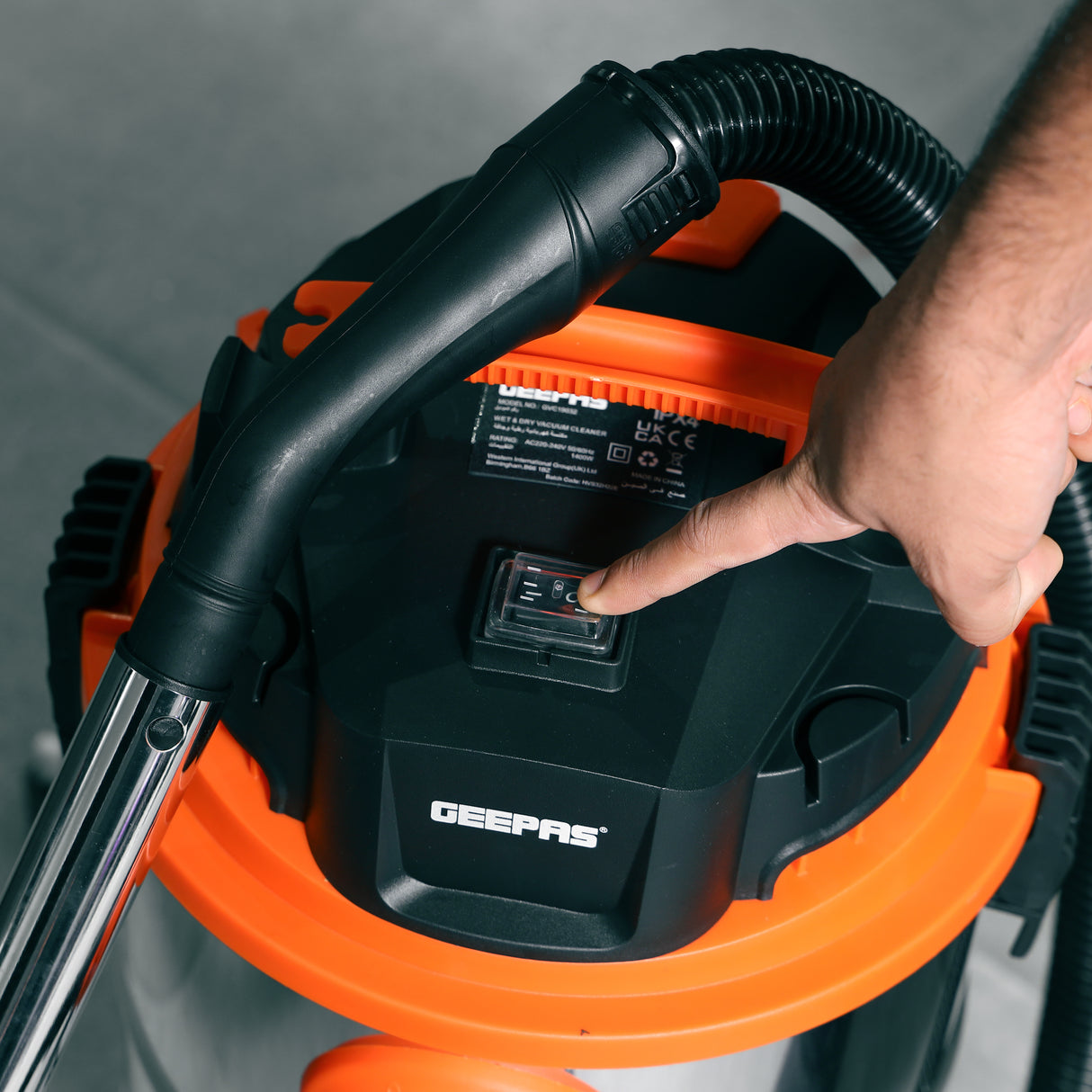 Geepas GVC19032 Wet & Dry Vacuum Cleaner | 1400W Copper Motor | 30L Capacity | Wet/Dry/Blow 3-in-1 Function | Hose Storage & Universal Wheels | 2 Years Warranty