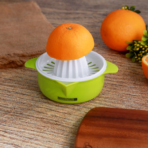 Royalford RF10327 Manual Citrus Juicer | durable design, ergonomic grip & built-in strainer for seeds| for lemons, limes & easy to use, perfect for fresh juice|