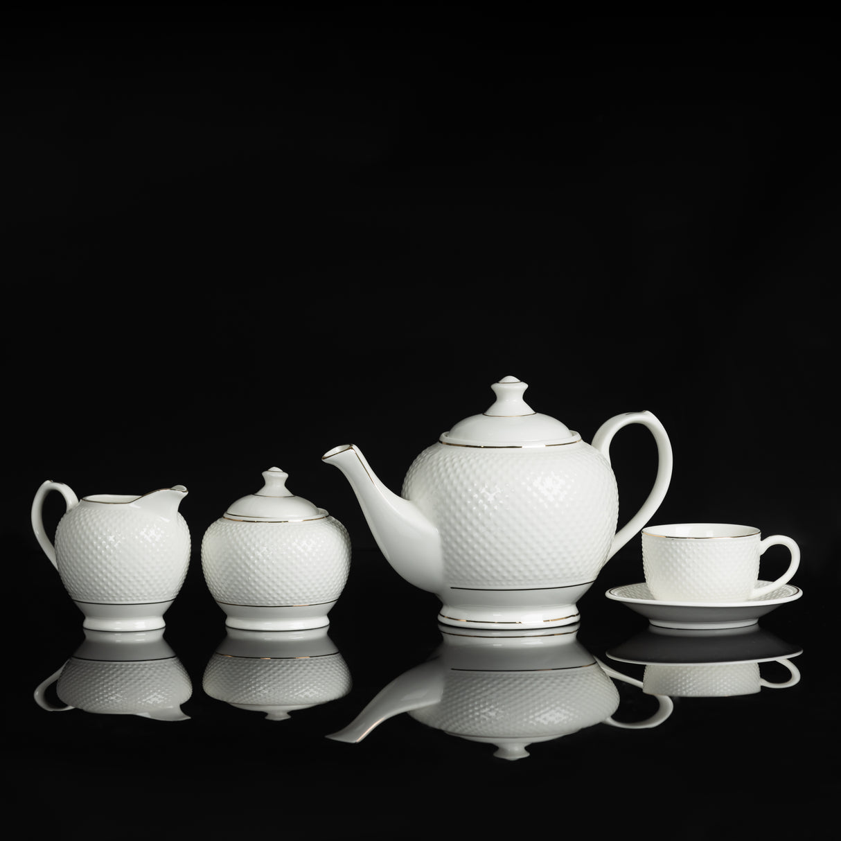Royalford RF10499 Fine Bone China 17 Pcs Tea Set | Chip-Resistant Tableware With Teapot, Cups, Saucers, Creamer & Sugar Pot | Lead-Free| Dishwasher-Safe Premium Serveware