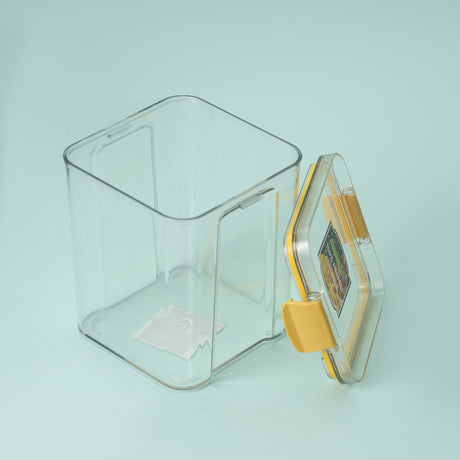 Royalford RF11258 Airtight Container 700ml| BPA-free plastic, leak-proof locking lid & silicone seal| stackable design, freezer-safe use, and clear body for easy storage|