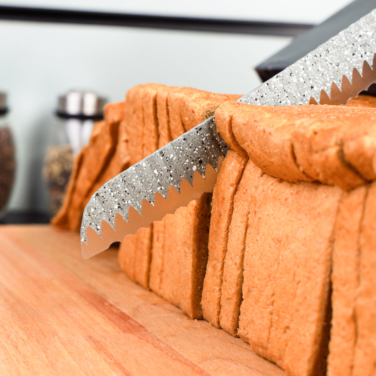 Royalford RF12009 8" Bread Knife| a serrated stainless steel blade with non-stick coating| ergonomic PP handle, dishwasher-safe , perfect for slicing bread, cakes|