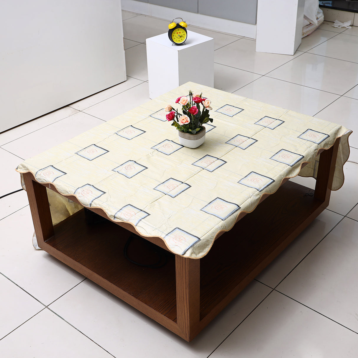 RoyalFord RF1272-TC PVC Table Cloth | Oblong Waterproof Decorative Table Cover | Durable Easy Clean Reusable Dining Kitchen Table Protector | Ideal for dining & events