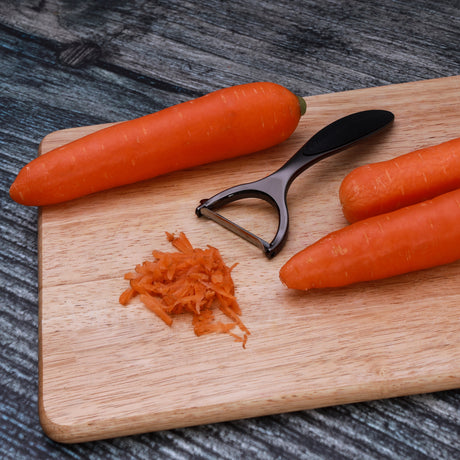 Royalford RF4644YP Y peeler| durable zinc alloy with ergonomic hygienic design| sharp blade for smooth peeling, stain resistant, dishwasher safe, ideal for daily use|