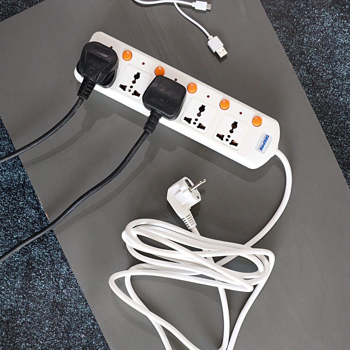 Geepas 5 Way Extension Board VDE Plug with  Individually On/Off Switch- Power Extension Socket -Multi Plug Power Cable